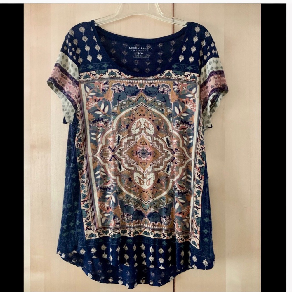 Lucky Brand Scoop Neck Short Sleeve top. - Picture 2 of 3